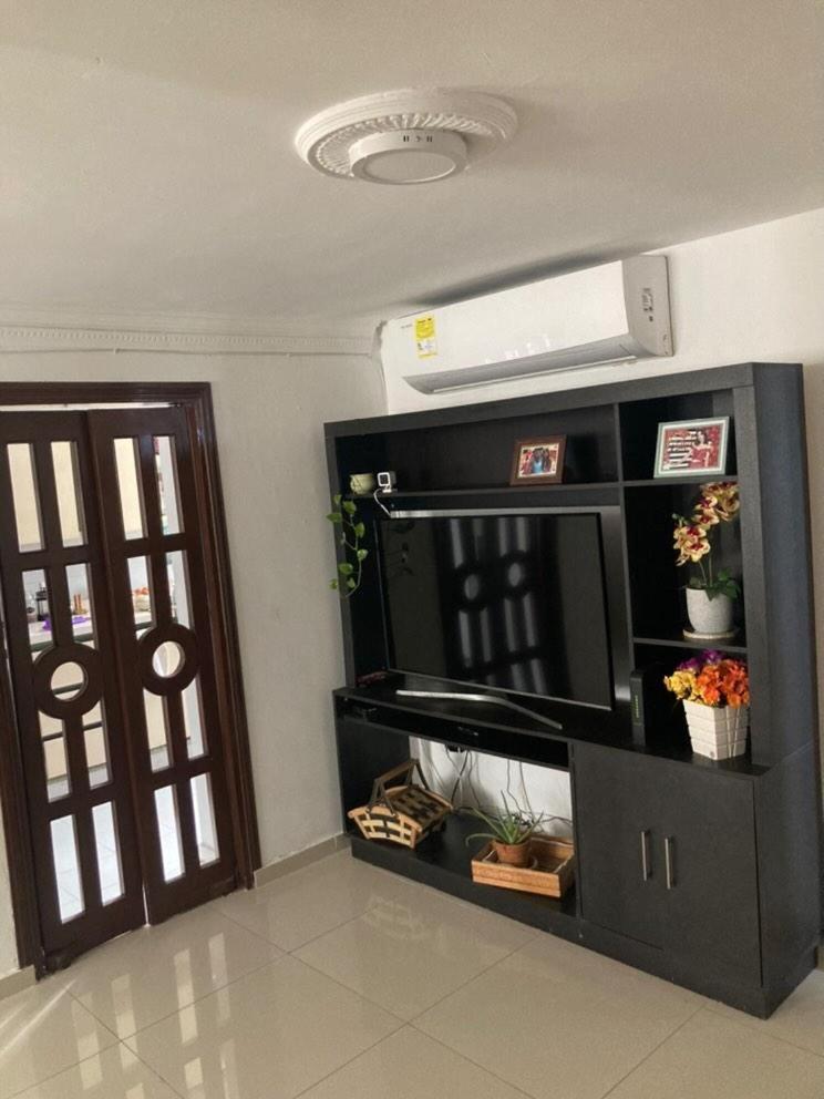 En Compartido Al Frente Del Cc Unico Homestay *